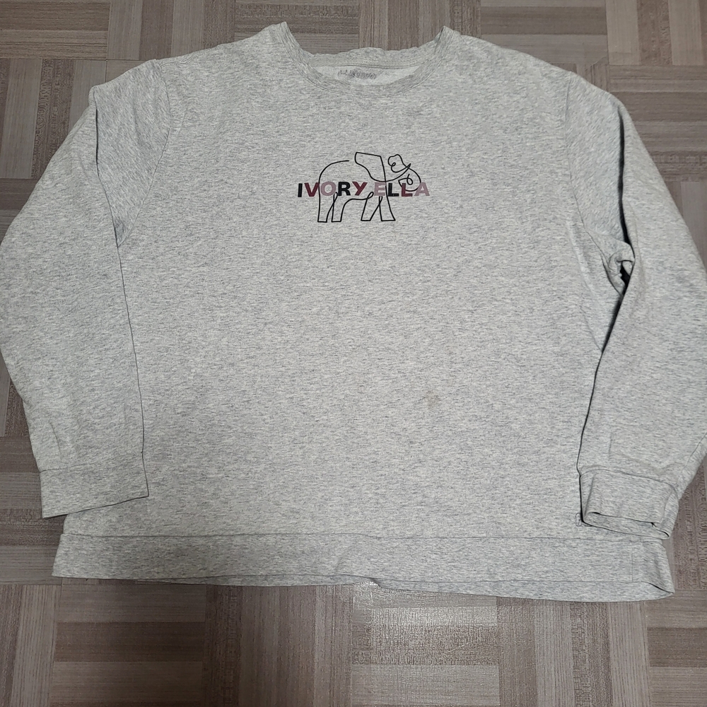 -Ivory Ella gray sweatshirt. large